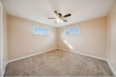 10660 Crestview Dr, Irwin, PA 15642 - Photo 17