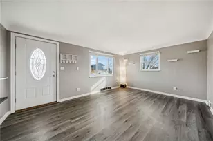 10660 Crestview Dr, Irwin, PA 15642 - Photo 3