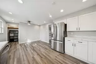 10660 Crestview Dr, Irwin, PA 15642 - Photo 9