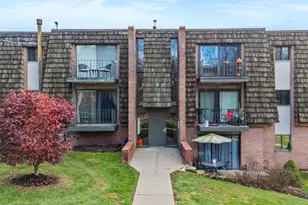 732 Forest Green Dr, Coraopolis, PA 15108 - Photo 1