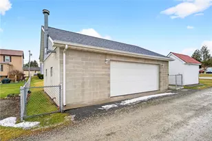 165 N Diamond St, Mount Pleasant Township, PA 15666 - Photo 39