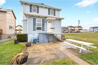 165 N Diamond St, Mount Pleasant Township, PA 15666 - Photo 3