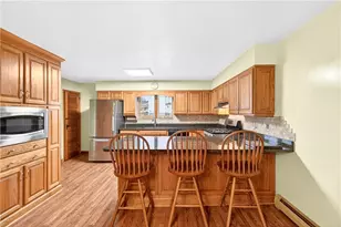 165 N Diamond St, Mount Pleasant Township, PA 15666 - Photo 17