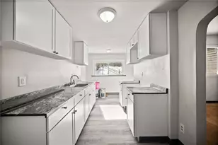 808 E 10th Ave, Munhall, PA 15120 - Photo 9