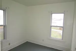 1228 N Sharpsville Ave, Sharon, PA 16146 - Photo 11