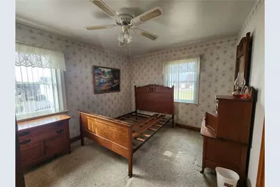 1304 Porter St, Conway, PA 15027 - Photo 15