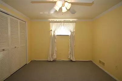 5015 Elmwood Dr, Pittsburgh, PA 15227 - Photo 29