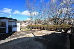 5015 Elmwood Dr, Pittsburgh, PA 15227 - Photo 35