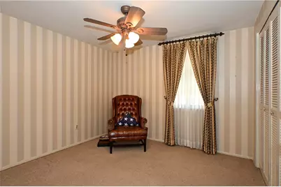 5015 Elmwood Dr, Pittsburgh, PA 15227 - Photo 25