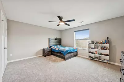 240 Victoria Dr, Pittsburgh, PA 15239 - Photo 31