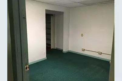 300 Longfellow St, Vandergrift, PA 15690 - Photo 5