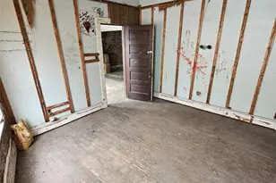 300 Longfellow St, Vandergrift, PA 15690 - Photo 17