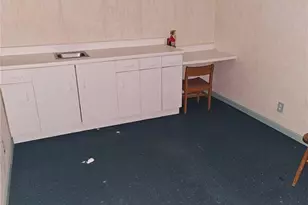 300 Longfellow St, Vandergrift, PA 15690 - Photo 7