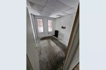 300 Longfellow St, Vandergrift, PA 15690 - Photo 19