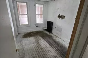 300 Longfellow St, Vandergrift, PA 15690 - Photo 19