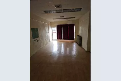 300 Longfellow St, Vandergrift, PA 15690 - Photo 3