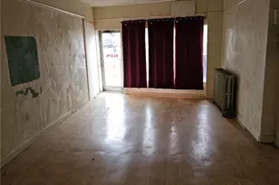 300 Longfellow St, Vandergrift, PA 15690 - Photo 3