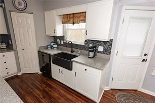 132 Winterbrook Dr, Cranberry Township, PA 16066 - Photo 7