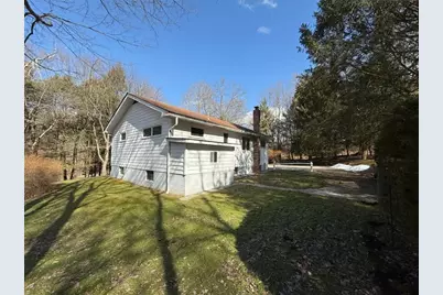 420 Sugar Run Rd, Saint Clair Township, PA 15944 - Photo 3