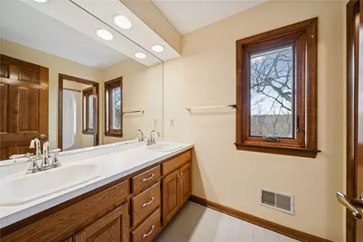 10484 Olde Villa Dr, Pittsburgh, PA 15044 - Photo 45