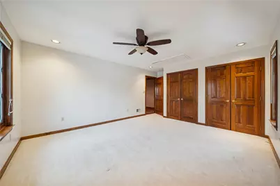 10484 Olde Villa Dr, Pittsburgh, PA 15044 - Photo 43