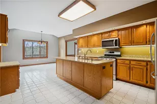 10484 Olde Villa Dr, Pittsburgh, PA 15044 - Photo 19