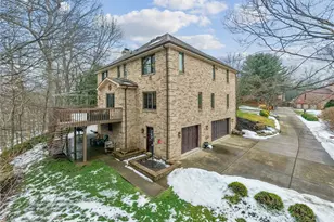 10484 Olde Villa Dr, Pittsburgh, PA 15044 - Photo 7