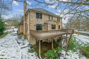 10484 Olde Villa Dr, Pittsburgh, PA 15044 - Photo 7