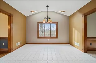 10484 Olde Villa Dr, Pittsburgh, PA 15044 - Photo 19