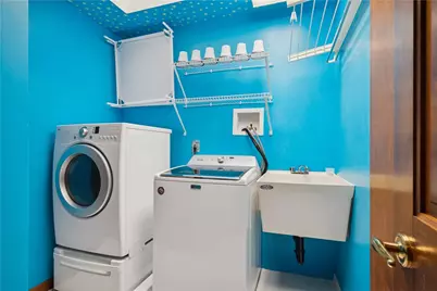 10484 Olde Villa Dr, Pittsburgh, PA 15044 - Photo 45