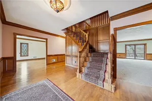 10484 Olde Villa Dr, Pittsburgh, PA 15044 - Photo 11