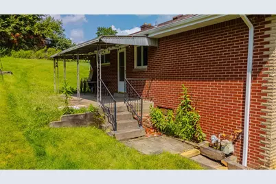 1586 Collier Ave, Heidelberg, PA 15106 - Photo 11
