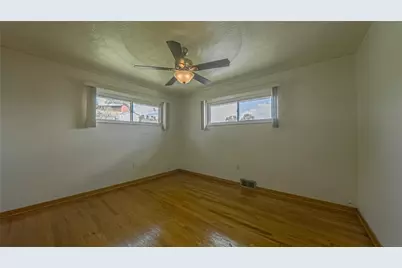 1586 Collier Ave, Heidelberg, PA 15106 - Photo 17