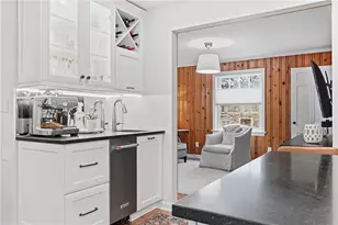 1391 Terrace Dr, Pittsburgh, PA 15228 - Photo 15