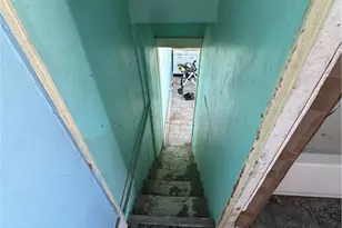 211 S 3rd St, Jeannette, PA 15644 - Photo 13