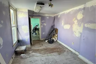 211 S 3rd St, Jeannette, PA 15644 - Photo 17