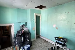 211 S 3rd St, Jeannette, PA 15644 - Photo 15