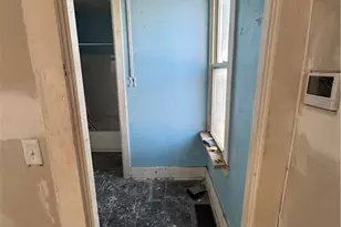 211 S 3rd St, Jeannette, PA 15644 - Photo 9