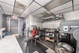 521 Grant St, Duquesne, PA 15110 - Photo 9