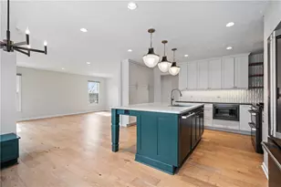 7053 Highland Creek Dr, Bridgeville, PA 15017 - Photo 9