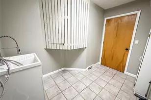 319 LakeWood Dr, Center Township, PA 16001 - Photo 35