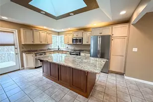 319 LakeWood Dr, Center Township, PA 16001 - Photo 9