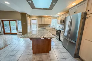 319 LakeWood Dr, Center Township, PA 16001 - Photo 11