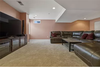 11621 Beacon Dr, Irwin, PA 15642 - Photo 17