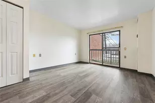 1987 Centurion Dr, Pittsburgh, PA 15221 - Photo 11