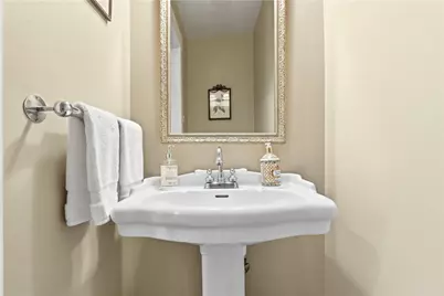 136 W Swissvale Ave, Pittsburgh, PA 15218 - Photo 17