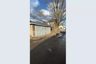 705 Blaine St, New Castle, PA 16101 - Photo 3