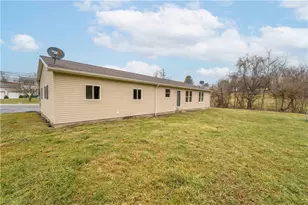 864 Main St, McClellandtown, PA 15458 - Photo 3