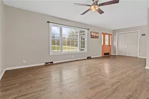 864 Main St, McClellandtown, PA 15458 - Photo 19