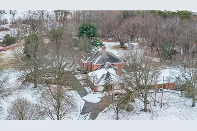 450 Knollwood Cir, Economy, PA 15042 - Photo 9